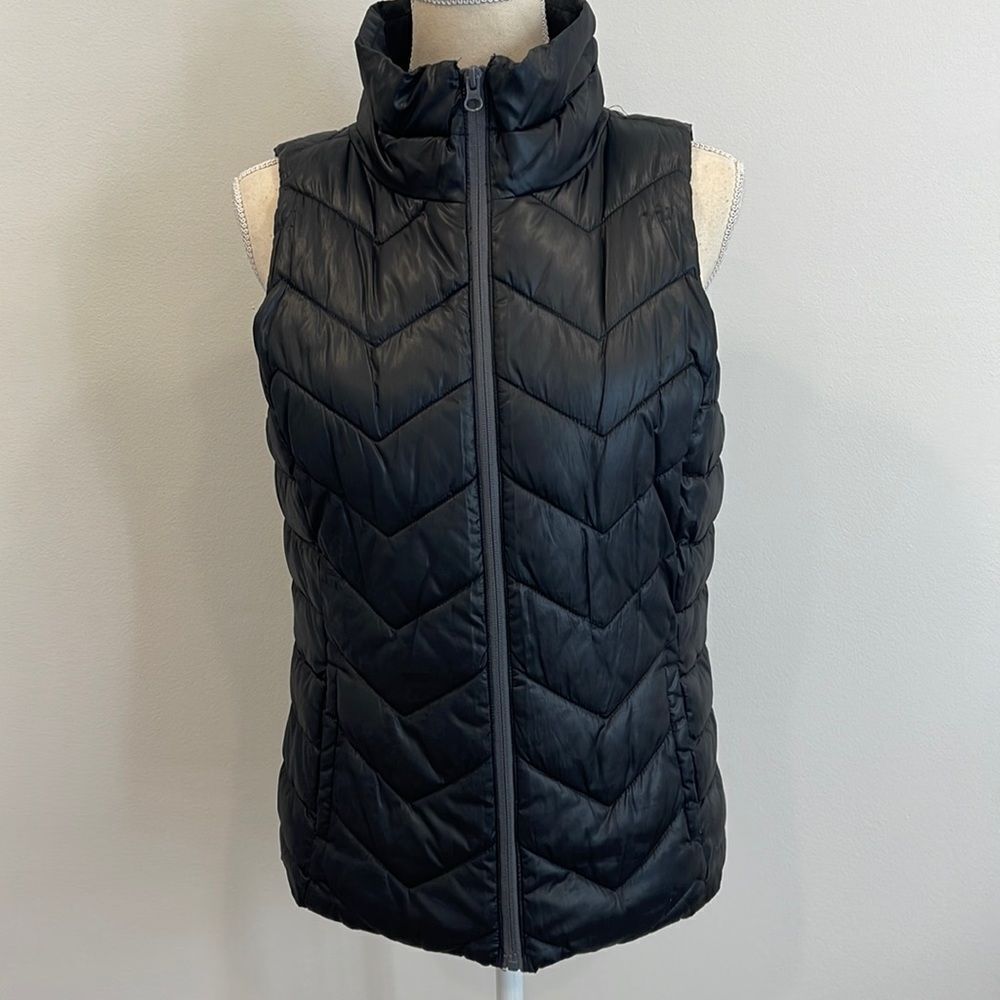 Black Puffer Vest Size Medium